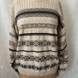 St. John's Bay Men's vtg.90's Sweater Nordic design in white and black. Size L.